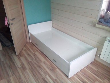 Кровать